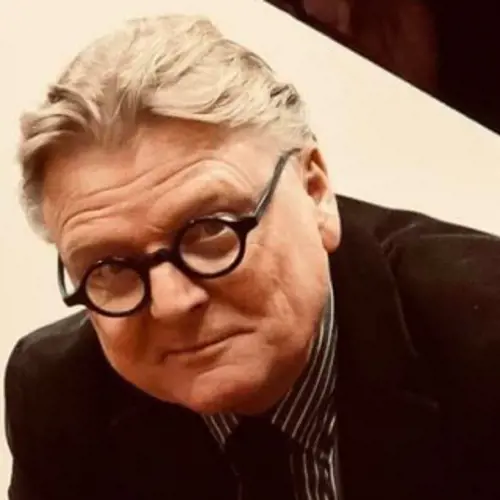 Jos van Beest ontvangt zijn eigen Trio