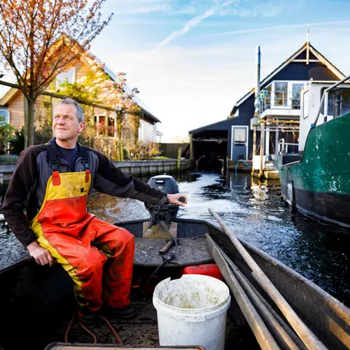 Theater: Presentatie van visser Theo Rekelhof
